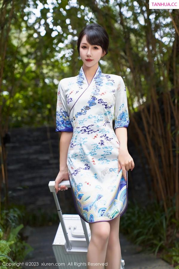 波巧酱  [XiuRen]高清写真图 2023.12.13 No.7804 波巧酱 制服美腿第10张图片